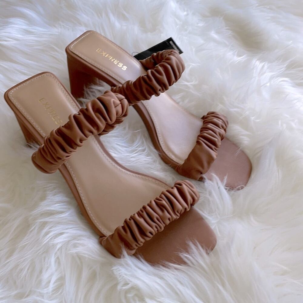 Express Brown Strappy Square Toe Heeled Sandals Size 7 NWT